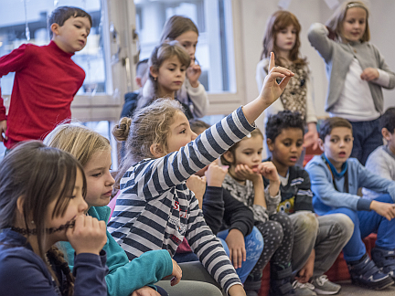 Kinder stellen Fragen