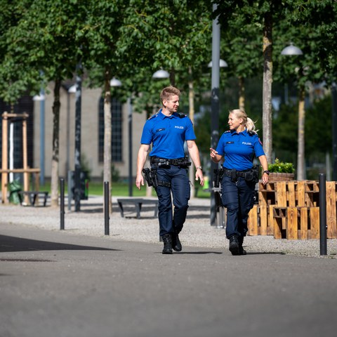 Fusspatrouille im Eulachpark. Vergrösserte Ansicht