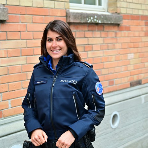 Neue Uniform Jacke. Vergrösserte Ansicht