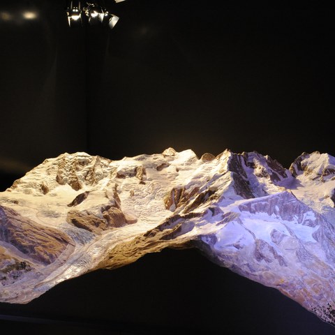 Berninarelief Dauerausstellung Alpen. Vergrösserte Ansicht