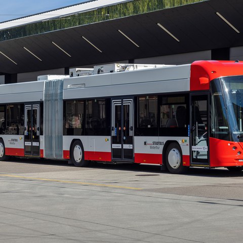 Doppelgelenktrolleybus HESS. Vergrösserte Ansicht