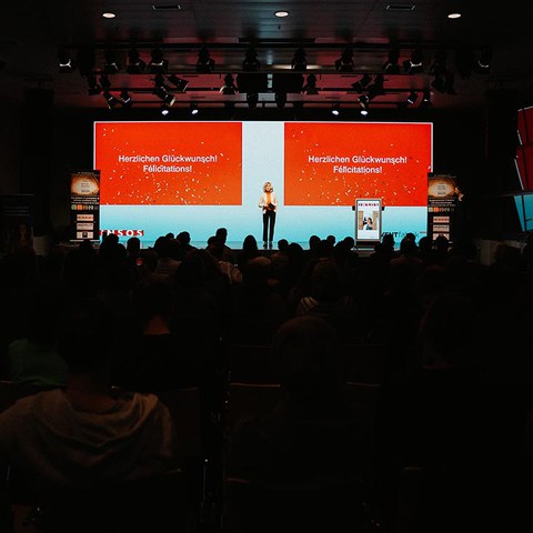 Preisverleihung in Bern. Vergrösserte Ansicht