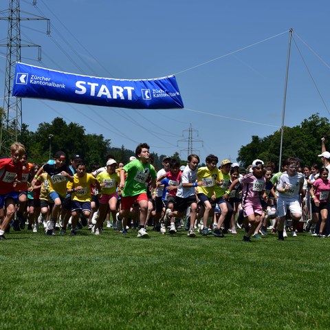 Tössstafette_Start_5Kl.JPG. Vergrösserte Ansicht