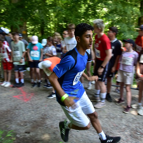 Tössstafette_Übergabe.JPG. Vergrösserte Ansicht