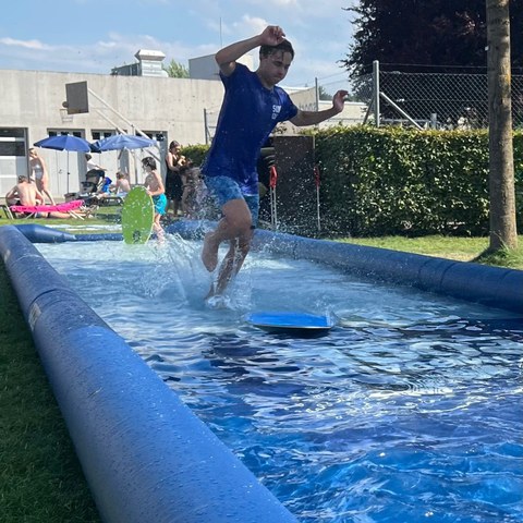 Skimboard_Anlauf.jpg. Vergrösserte Ansicht