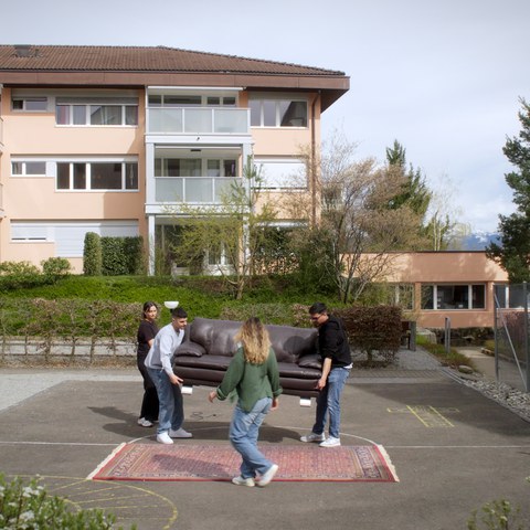 Unser Name ist Ausländer. Vergrösserte Ansicht