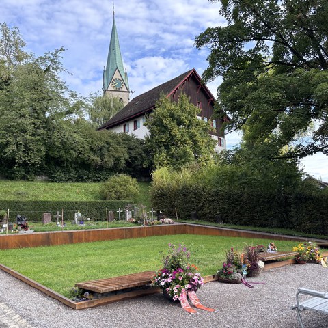 Zweites Gemeinschaftsgrab Friedhof Oberwinterthur. Vergrösserte Ansicht